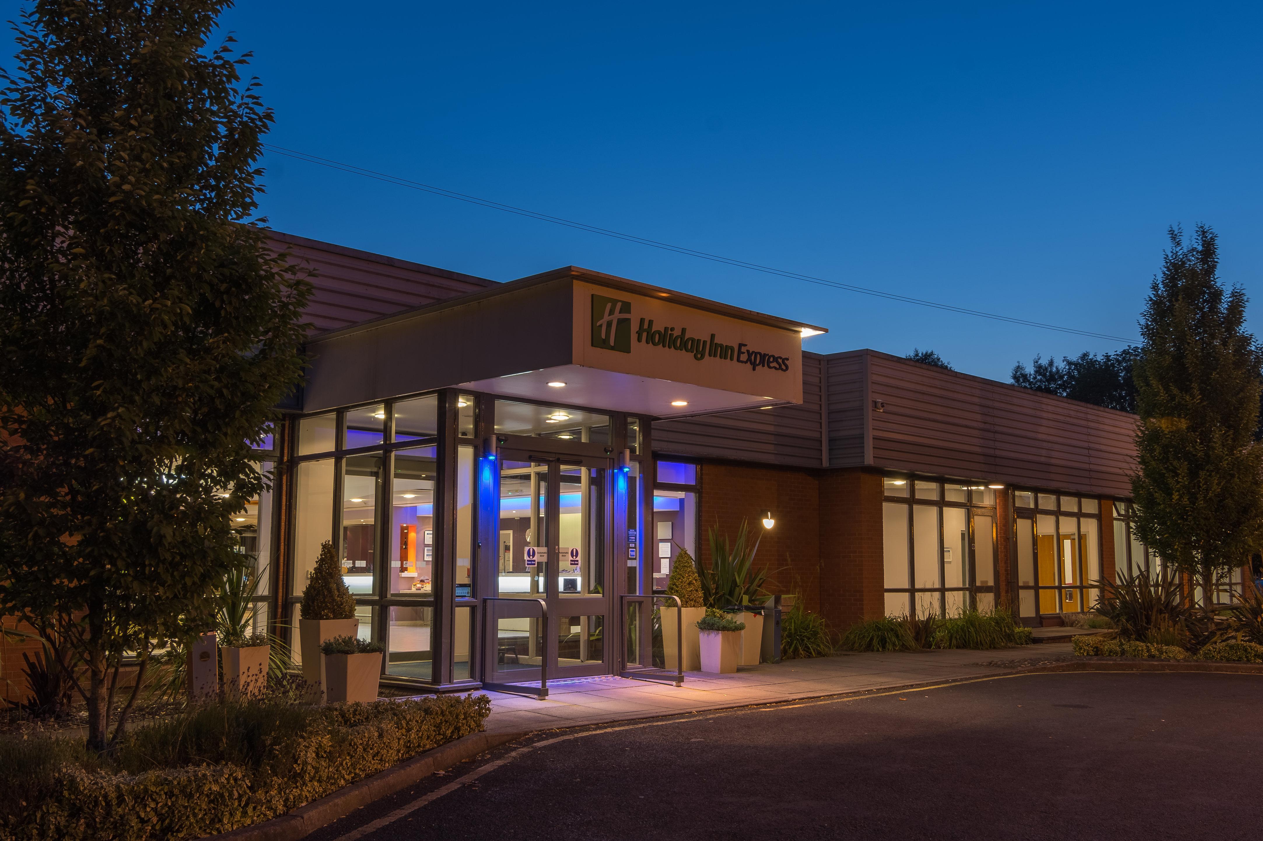 Holiday Inn Express Preston South By Ihg Экстерьер фото