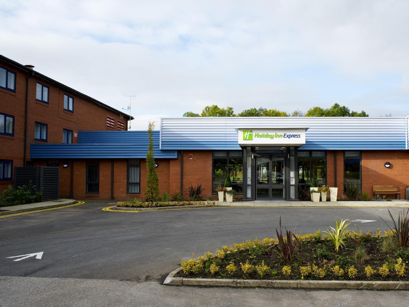 Holiday Inn Express Preston South By Ihg Экстерьер фото