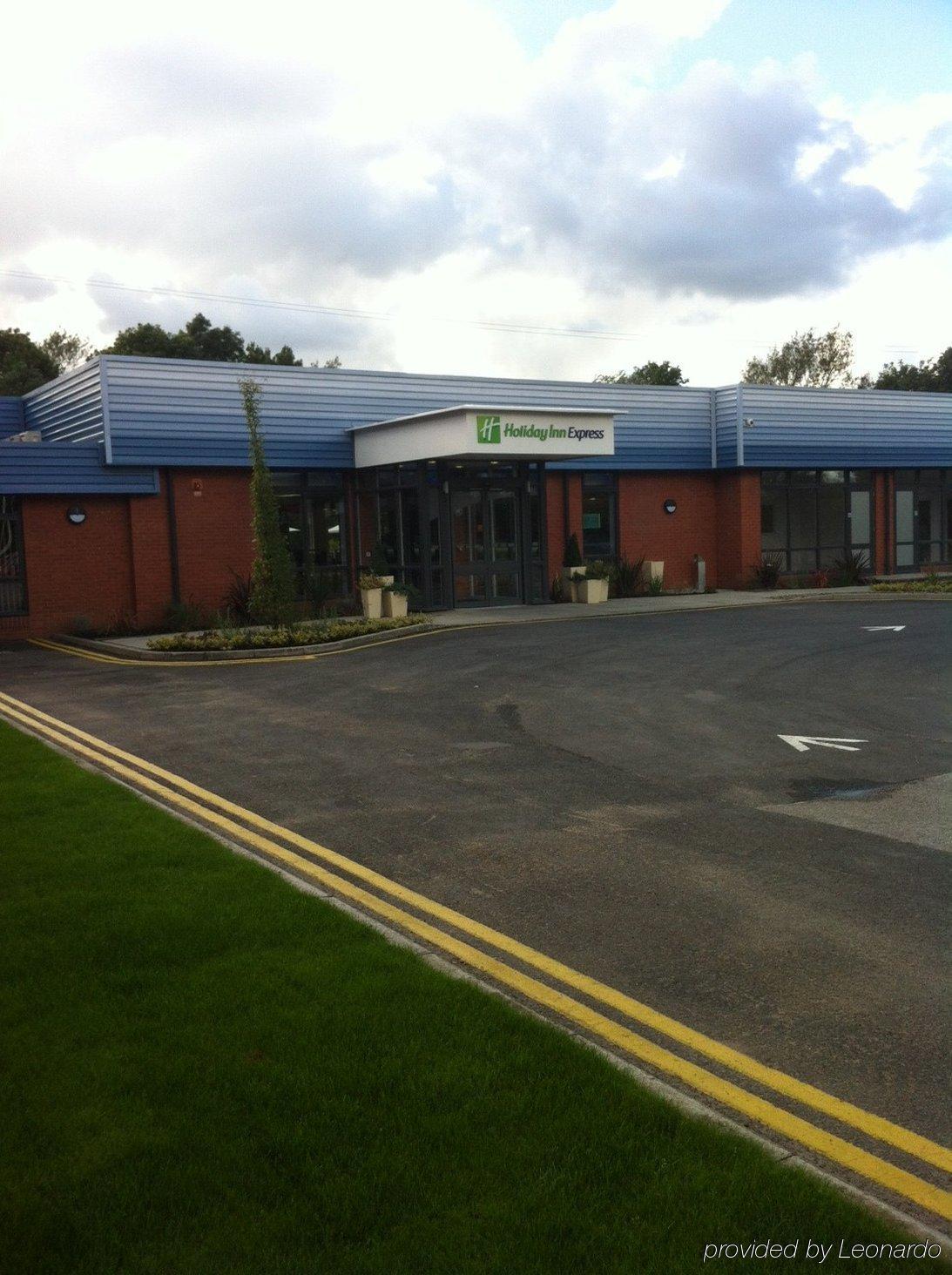 Holiday Inn Express Preston South By Ihg Экстерьер фото