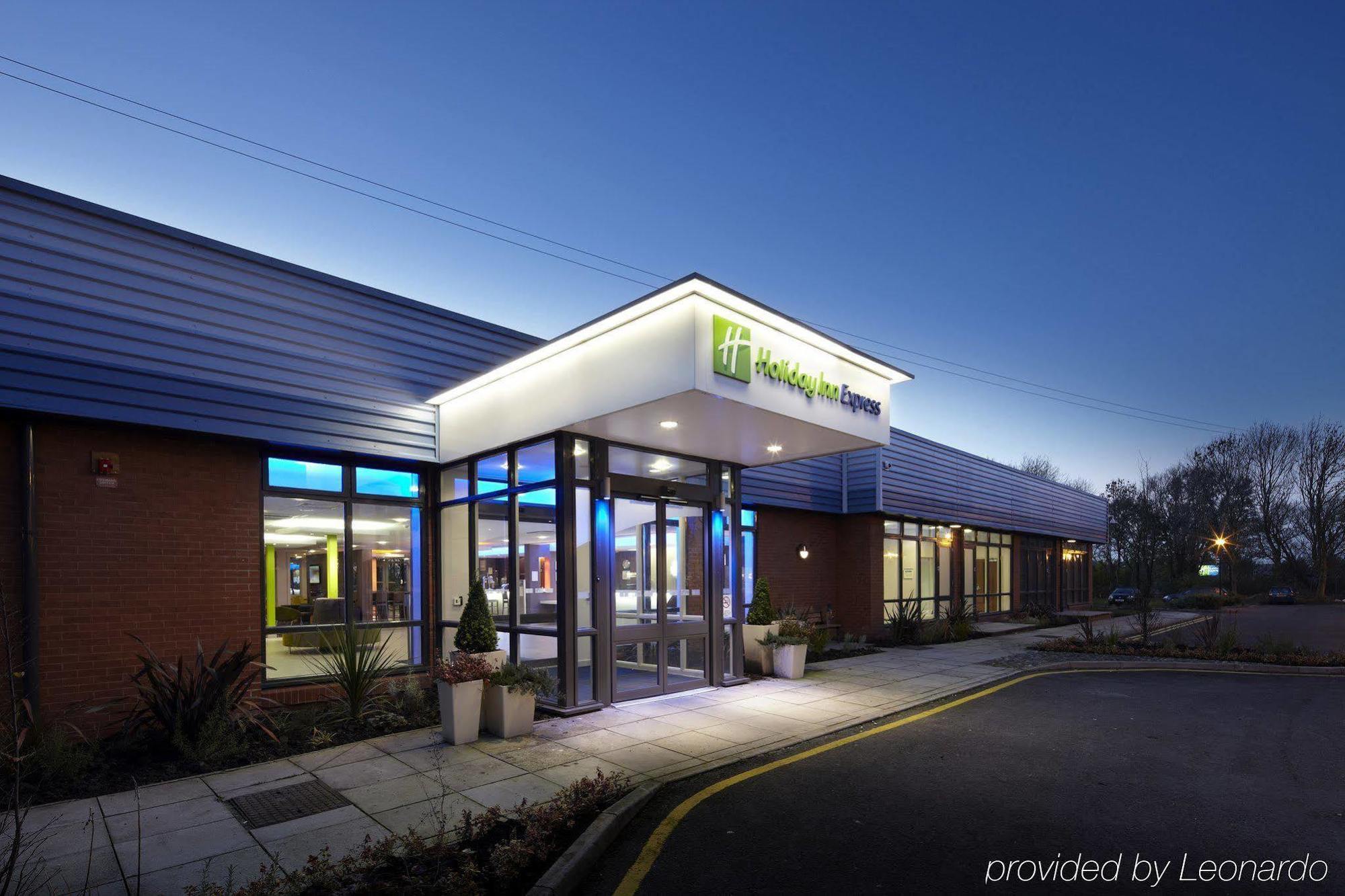 Holiday Inn Express Preston South By Ihg Экстерьер фото
